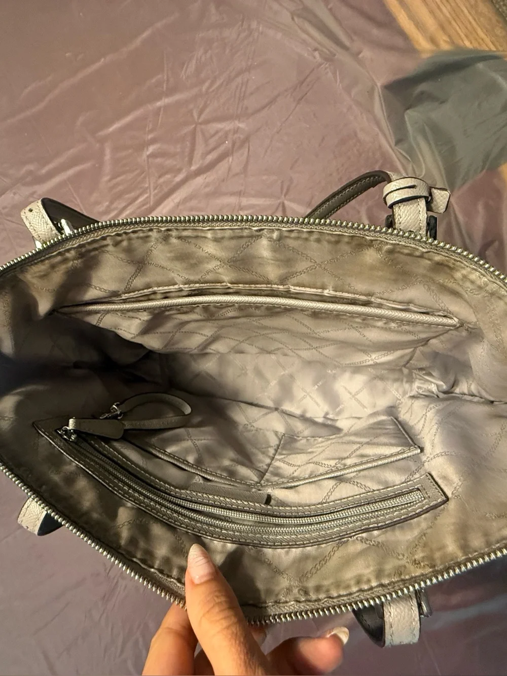 Michael Michael Kors EAST WEST JET SET SAFFIANO TOP ZIP TOTE Grey Leather